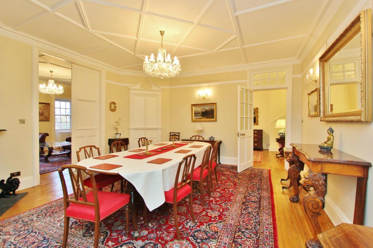 Ramsay Garden - Spacious 3-Bedroom Apartment Next To Edinburgh Castle EDI Exterior photo