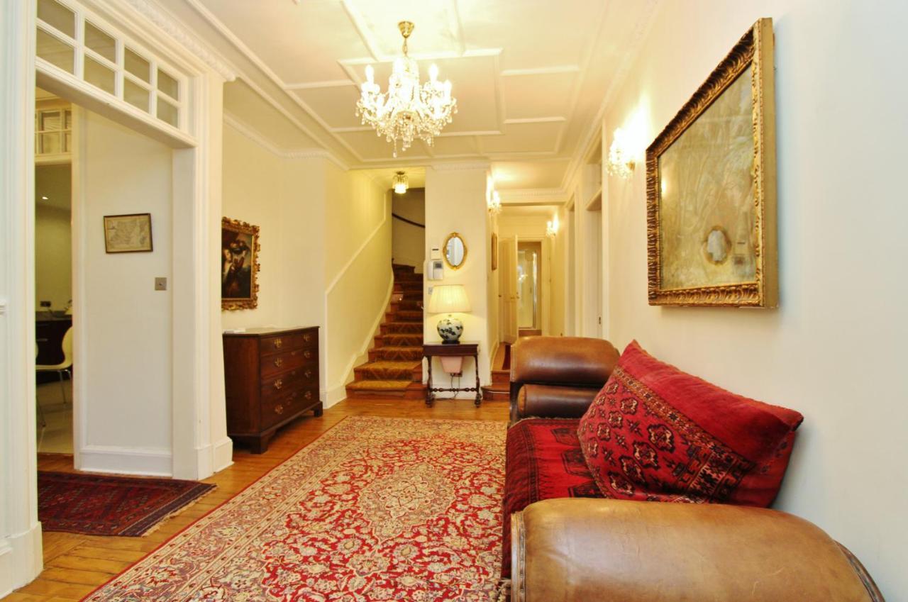 Ramsay Garden - Spacious 3-Bedroom Apartment Next To Edinburgh Castle EDI Exterior photo