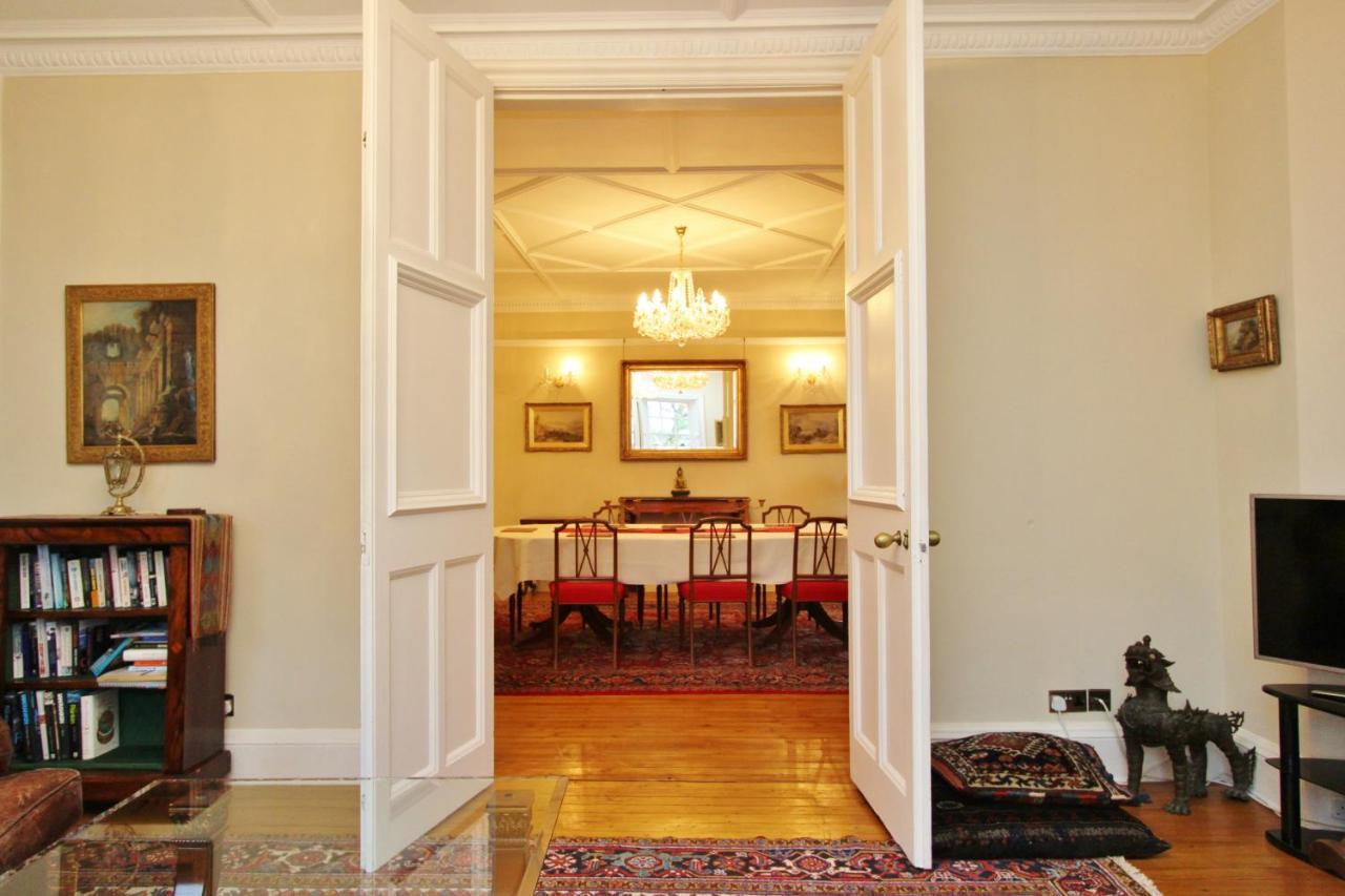 Ramsay Garden - Spacious 3-Bedroom Apartment Next To Edinburgh Castle EDI Exterior photo