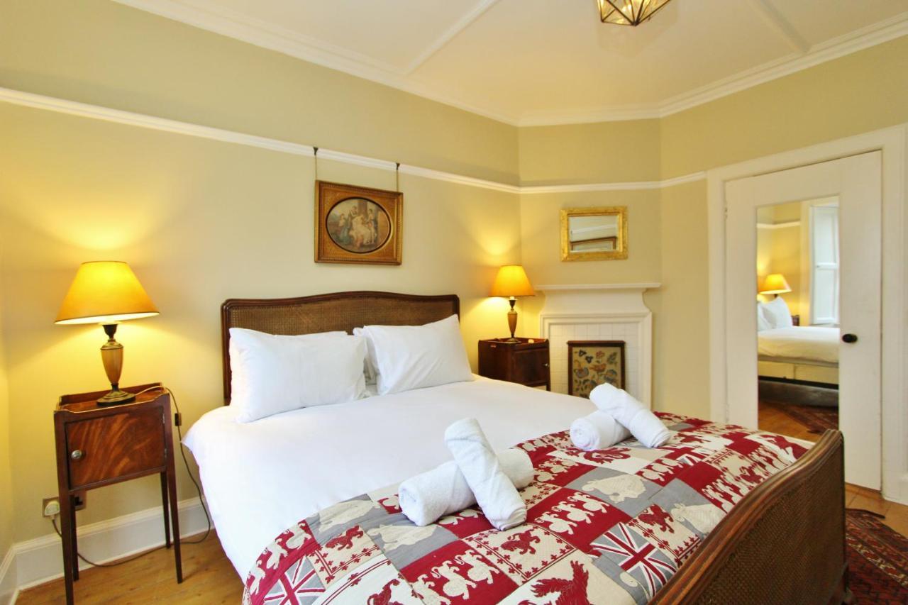 Ramsay Garden - Spacious 3-Bedroom Apartment Next To Edinburgh Castle EDI Exterior photo