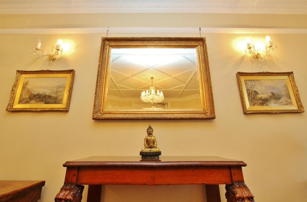 Ramsay Garden - Spacious 3-Bedroom Apartment Next To Edinburgh Castle EDI Exterior photo