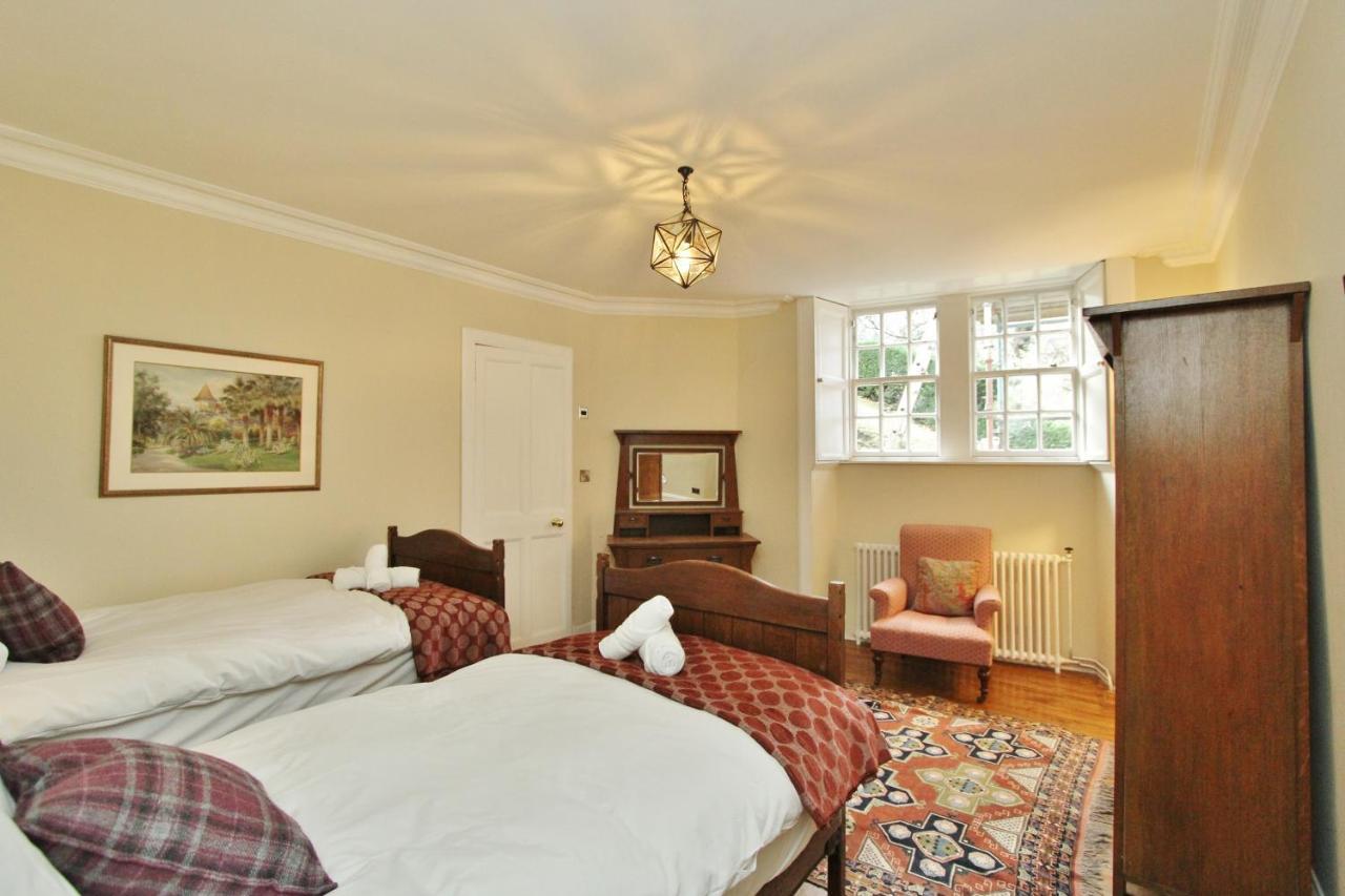 Ramsay Garden - Spacious 3-Bedroom Apartment Next To Edinburgh Castle EDI Exterior photo